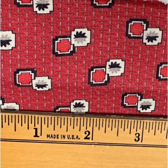 Vintage J. Gutcheon The American Classic Line Red 34"x42" Fabric with Geometric - Picture 2 of 4